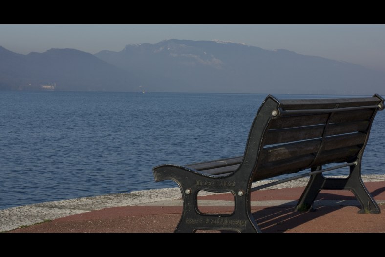 Un banc, un lac...